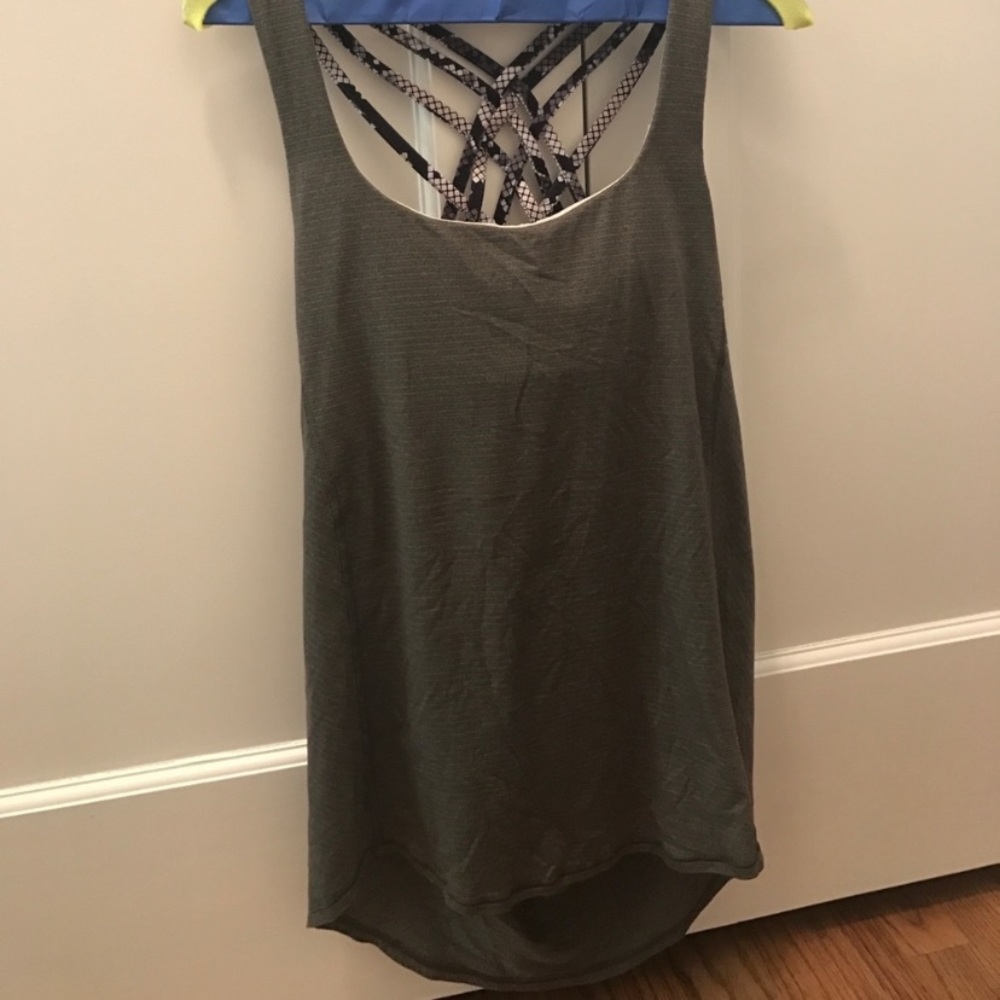 Lululemon tank (built in bra)